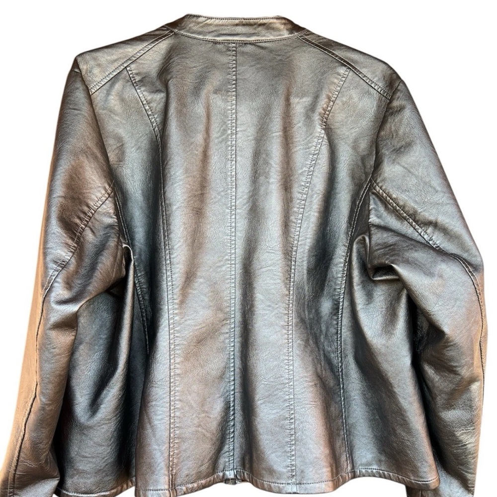 Baccini Womens Faux Leather Moto Jacket Pewter Zip Up Lined Size PS - Picture 2 of 2